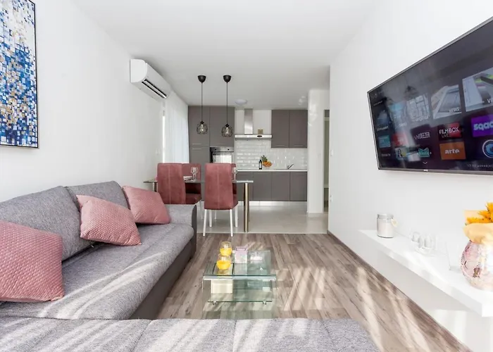 Papillon Apartment *